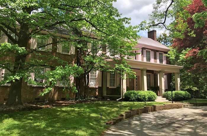 Charred Oaks Inn, Versailles i Kentucky