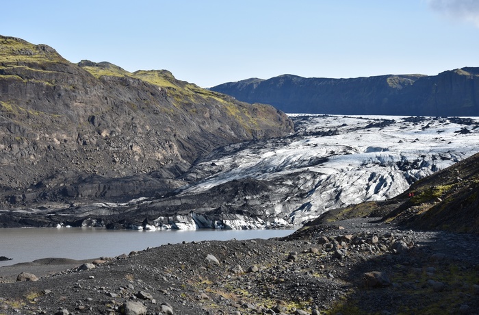 Gletchertunge Sólheimajökull med sort aske