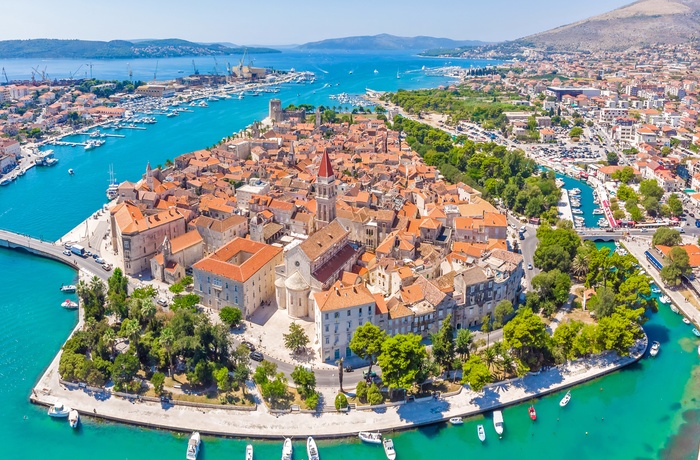 Luftfoto af Trogir i Dalmatien, Kroatien