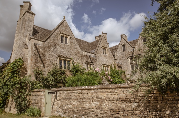 England, Cotswolds, Lechlade - William Morris' sommerhus Kelmscott Manor set udefra