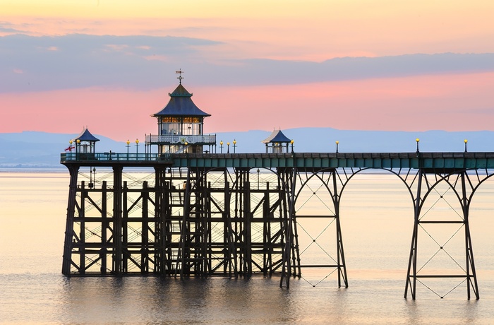 England, Somerset - Clevedon Pier i aftensol