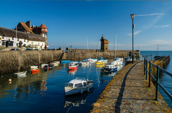 England, Somerset - den hyggelige havn i ved Lynmouth (Foto Neville Stanikk by Exmoor NP)
