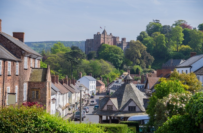 England, Somerset - middelalderbyen Dunster med Dunster Castle i baggrunden
