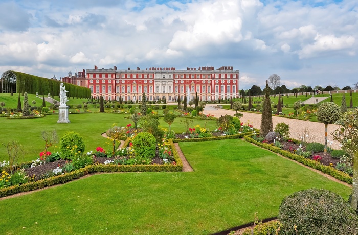 Hampton Court Palace og den smukke have i Sydengland