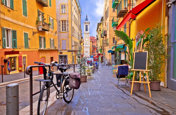 Stemning fra den gamle bydel i Nice - den franske Riviera