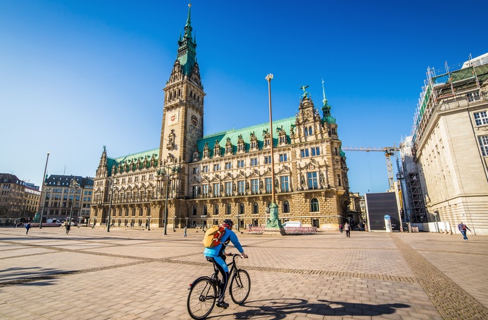 Pladsen foran rådhuset i Hamburg, Tyskland