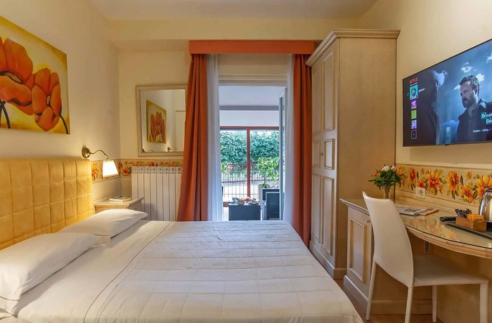 Hotel Jane - Double Room w/ Balcony