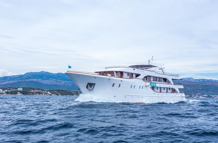Aquamarin, Katarina Line