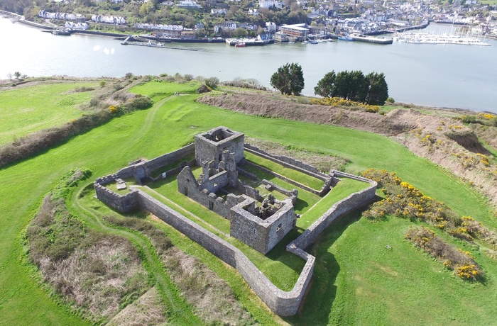 Irland, County Cork - James Fort med Kinsale i Baggrunden