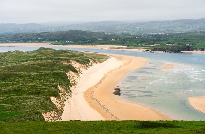 Irland, County Donegal - det smukke klitlandskab ved den lavvandede Five Finger Beach