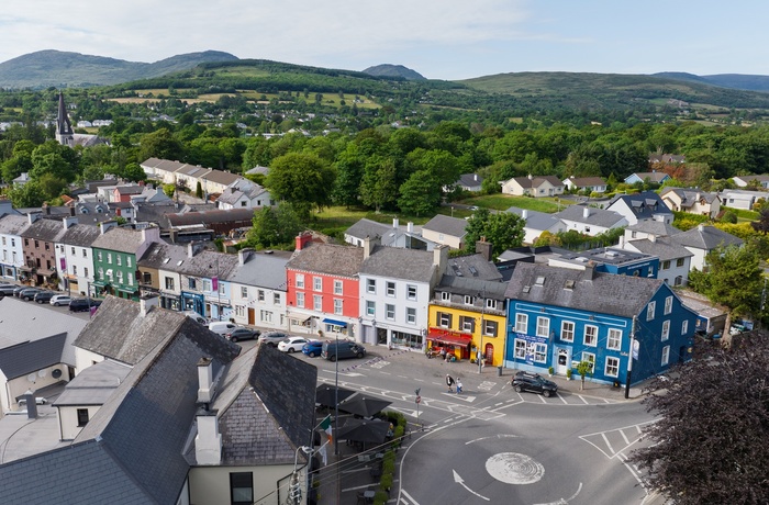 Irland, County Kerry - luftfoto af byen Kenmare - (Foto - Fáilte Ireland)