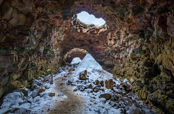 Indgangen til lava tunnelen Raufarhólshellir i Island