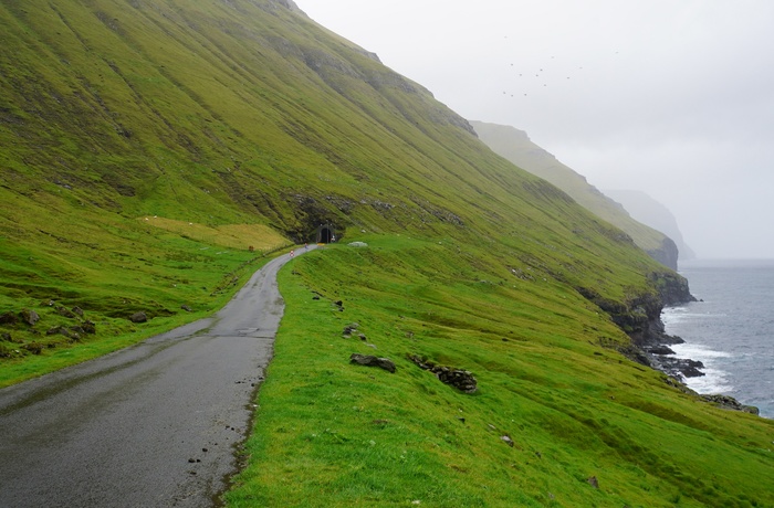 En af de 5 tunneller på Kalsoy, Færøerne