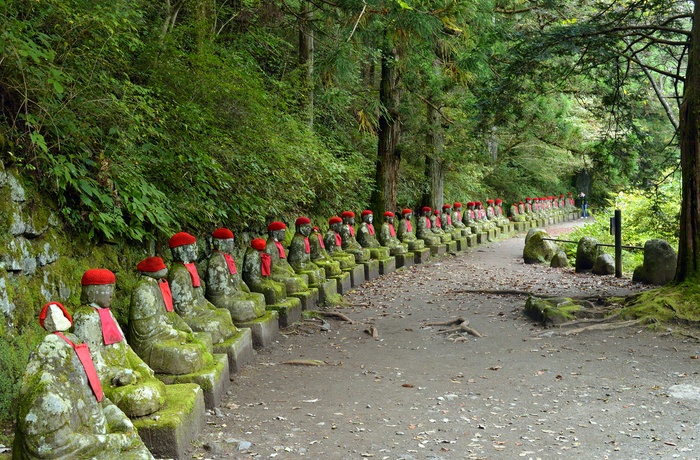 Kanmangafuchi Abyss-kløften med 70 Jizo-statuer - Japan