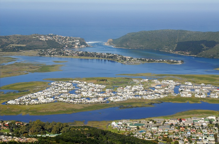 Udsigt over kystbyen Knysna i Sydafrika