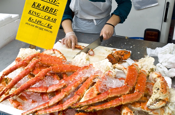 Kongekrabber på fiskemarkedet i Bergen, Norge