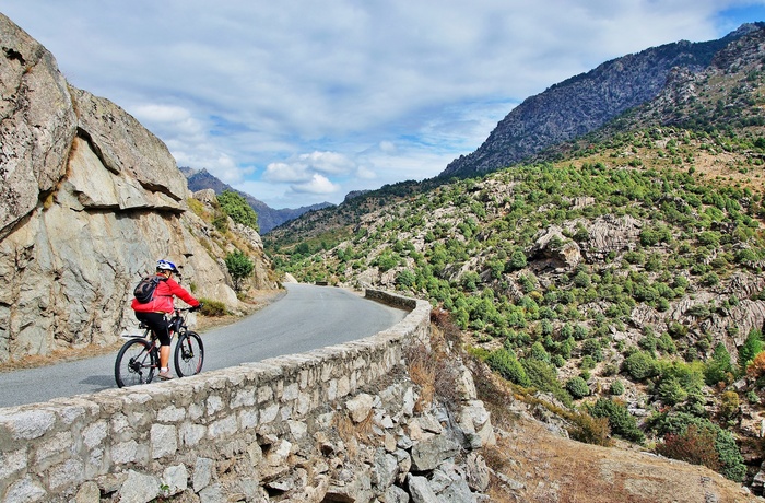 På mountainbike eller cykeltur på Korsika, Frankrig