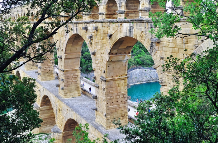 Pont du Gard der krydser Gardon floden ved Nimes