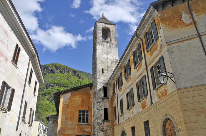 Byen Chiavenna i Lombardiet, Italien