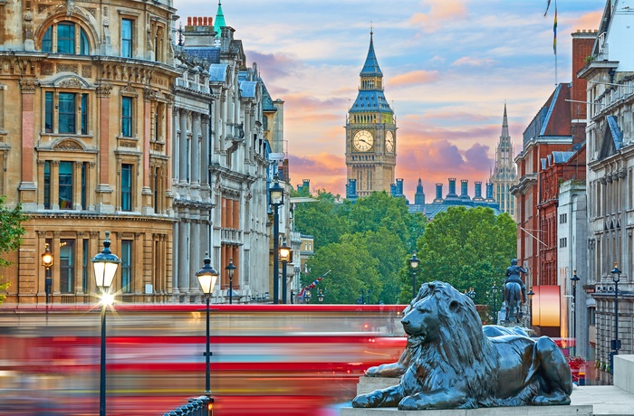 Big Ben set fra Trafalgar Square i London, England