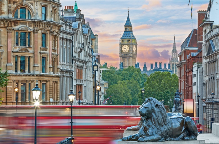 Big Ben set fra Trafalgar Square i London, England