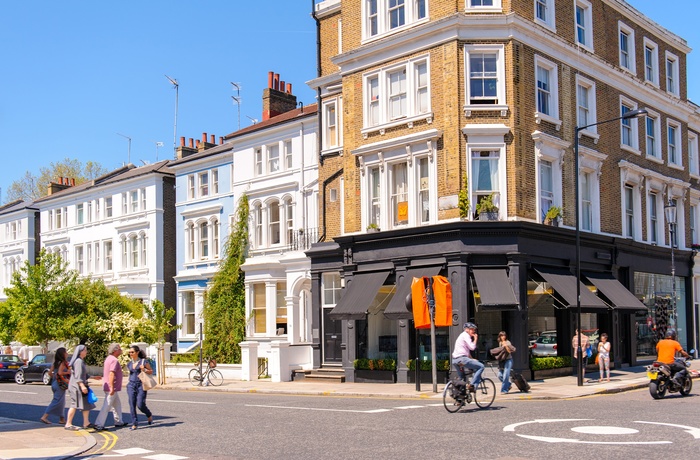 Hyggelig gade i Notting Hill, London i England