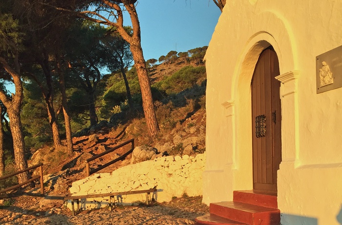 Kapel i smukt lys ved solnedgang - Andalusien