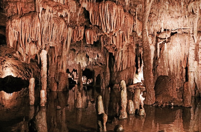 Meramec Caverns, drypstenshuler i Missouri - USA