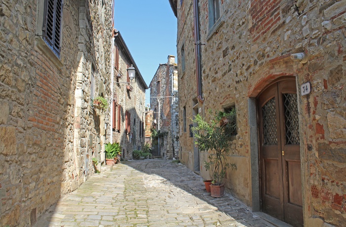 Smal gade i Montefioralle, Toscana