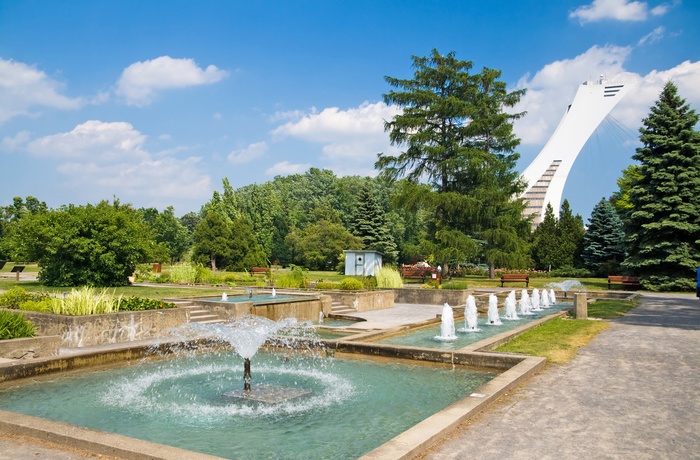 Montreal Tower set fra den botaniske have, Quebec i Canada