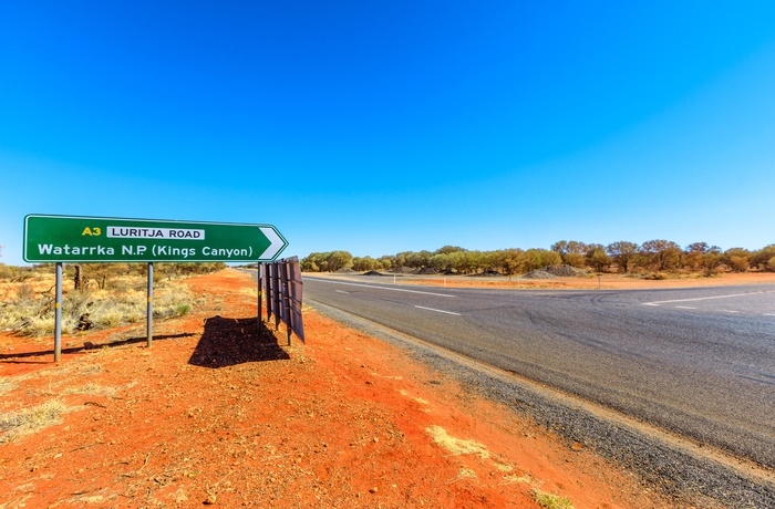 Vejskilt mod Kings Canyon i Watarrka National Park, Northern Territory - Australien