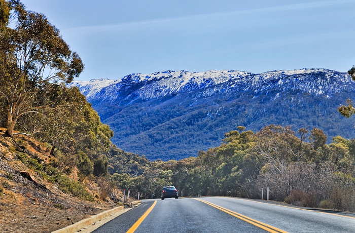 Vej mod Thredbo i New South Wales, Australien