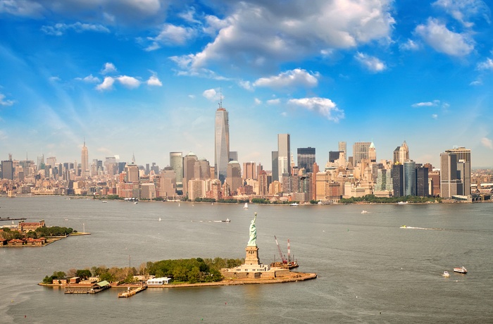 Frihedsgudinden og Lower Manhattan, New York i USA