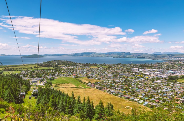 Kabelbanen og udsigt til Rotorua og søen, Skyline Rotorua - Nordøen i New Zealand