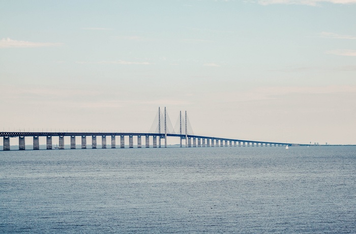 Oresund-bridge-©-Simon-Larsen_0.jpg