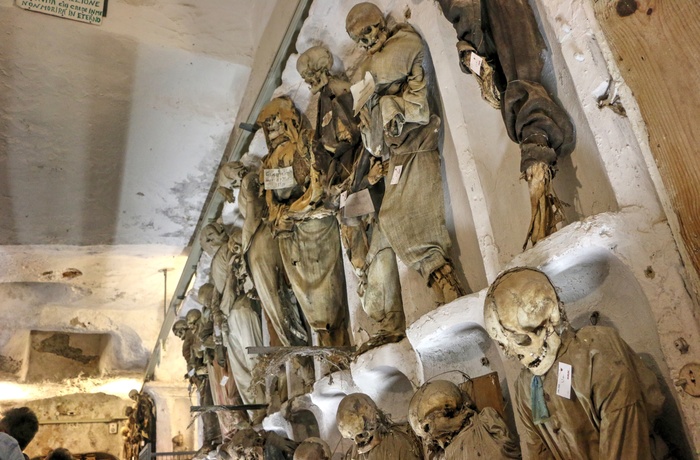 Ligene hænger på stribe i Palermos katakomber