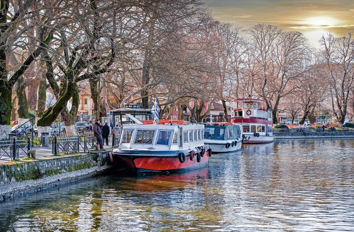 Turbåde ved Ioannina og Pamvotida-søen - Grækenland