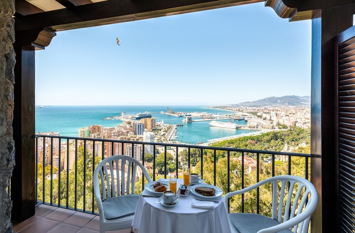 Parador de Malaga Gibralfara, Malaga - morgenmad på balkonen