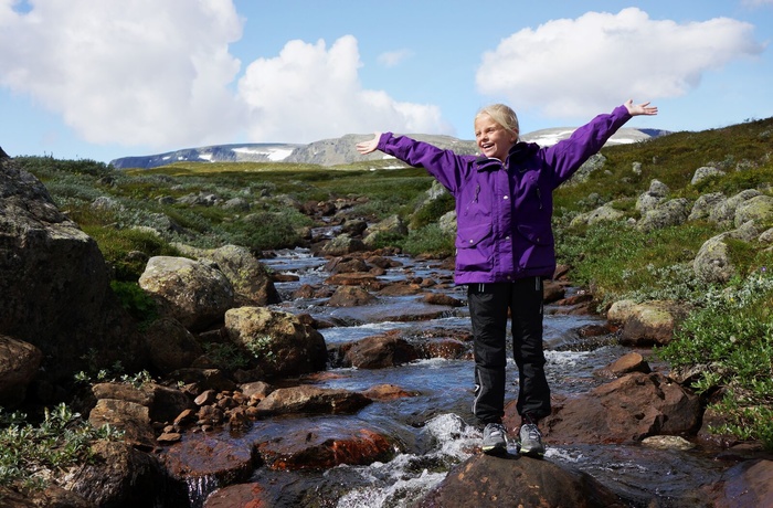 Pige ved Prestholtstien ved Geilo