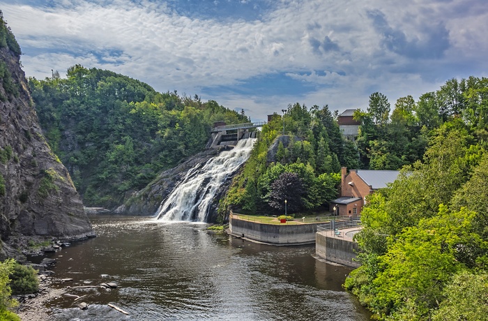 Vandfald i Parc des Chutes i Rivière-du-Loup, Quebec i Canada