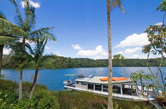 Lake Barrine i Crater Lakes National Park - Queensland