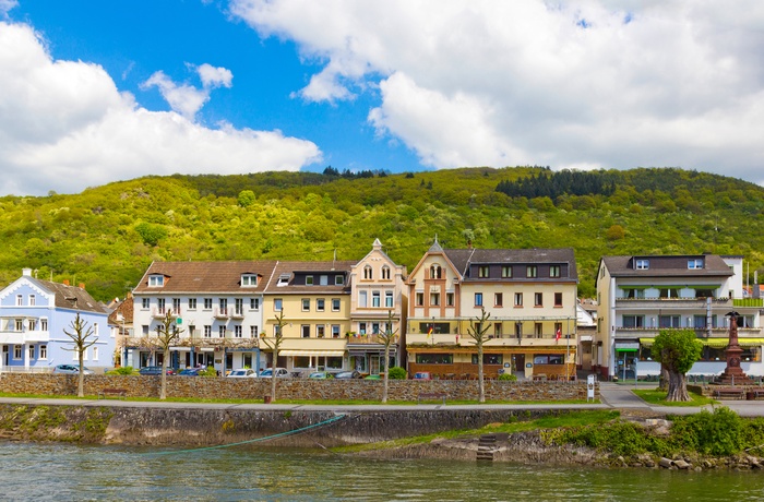 Sankt Goarshausen ved Rhinen set fra vandsiden