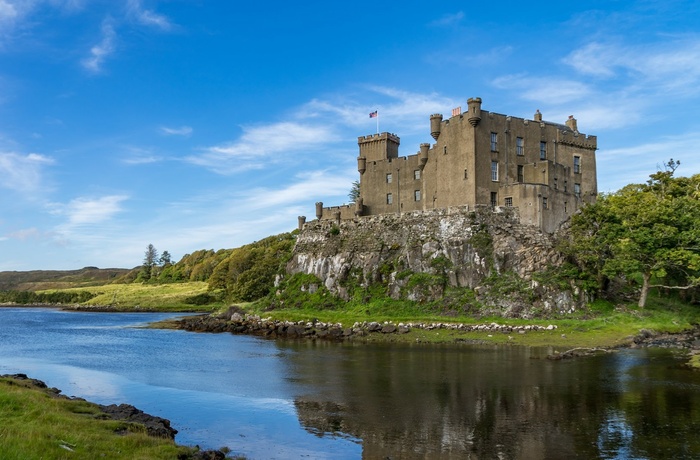 Skotland, Isle of Skye - Dunvegan Castle set fra vandsiden