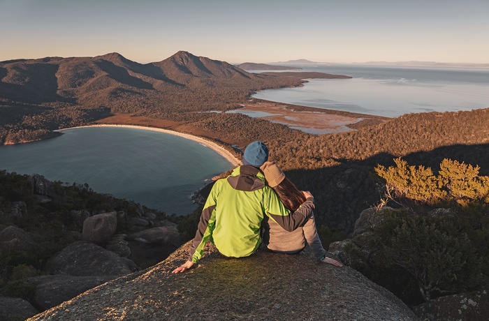 Solopgang over Wineglass Bay - Tasmanien