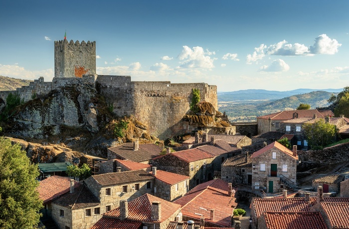 Sortelha, Portugal - udsigt over castello og dalen nedenunder