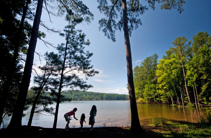 Familie på Dreher Island ved Lake Murray, South Carolina