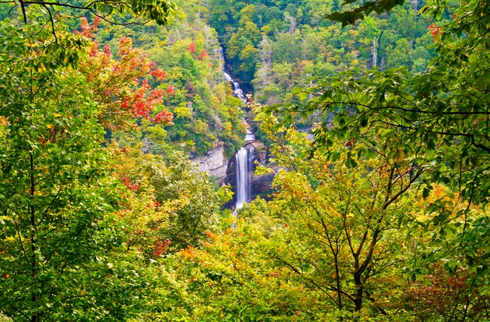 Vandfaldet Raven Cliff Falls i Caesars Head State Park, South Carolina