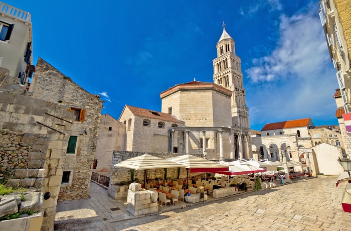Diocletians Palads i Split med klokketårent i baggrunden, Dalmatien i Kroatien