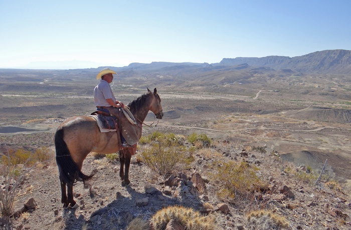 På ridetur med guide fra Lajitas i sydvest Texas, USA