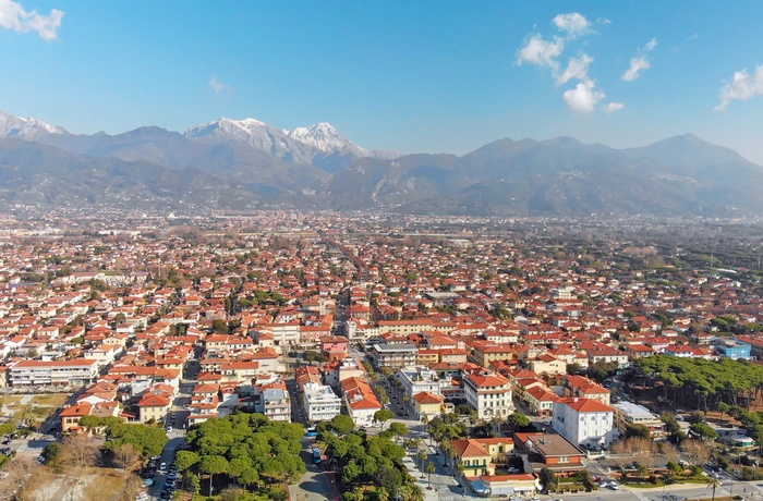 Udsigt til Forte dei Marmi og de apunske Alper, Toscana